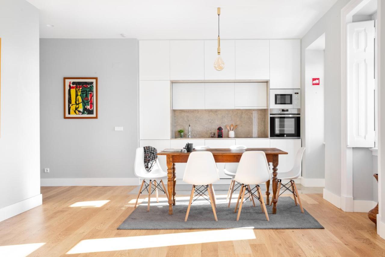 Joivy Marvelous 3-bed With Astonishing View And Terrace, Nearby St George Castle Lissabon
